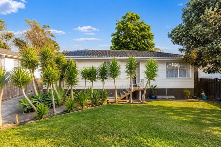 Photo of property in 3 Smedley Street, Manurewa, Auckland, 2102