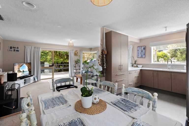 Photo of property in 1335b Papamoa Beach Road, Papamoa Beach, Papamoa, 3118