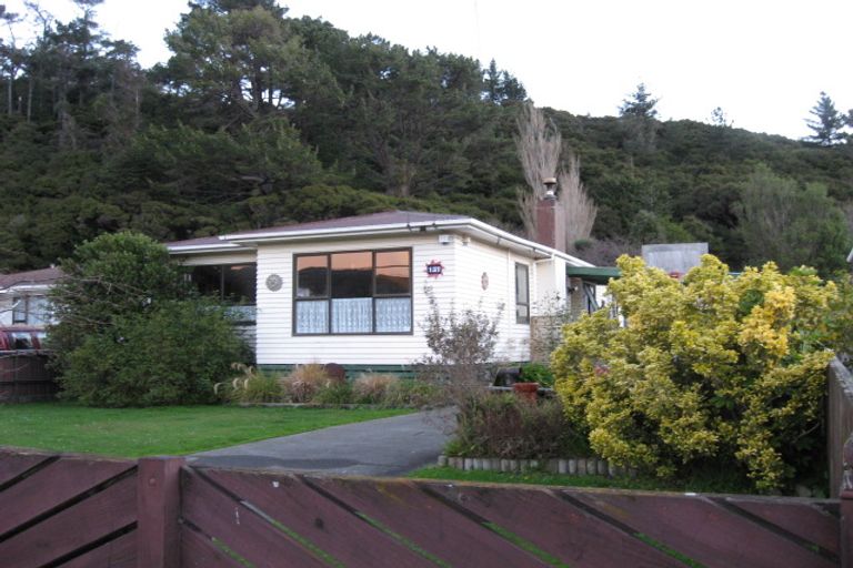 Photo of property in 137 Wainuiomata Road, Wainuiomata, Lower Hutt, 5014