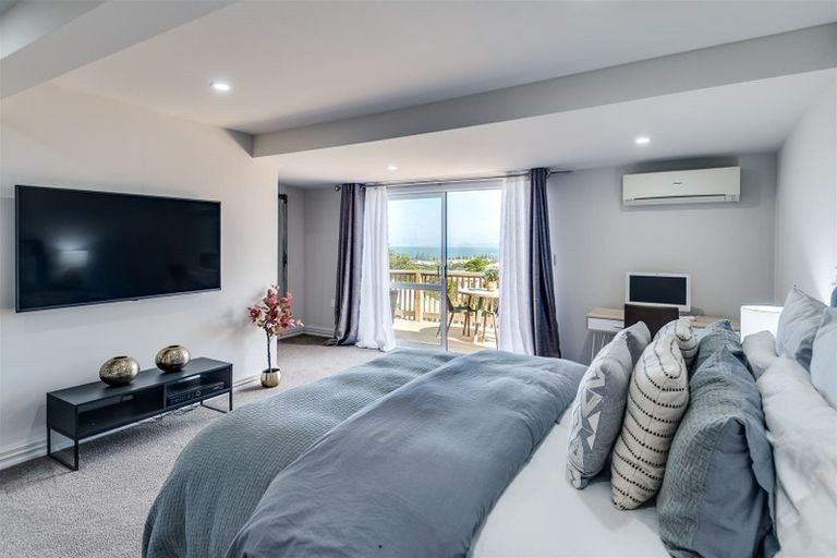 Photo of property in 30 Colenso Avenue, Hospital Hill, Napier, 4110