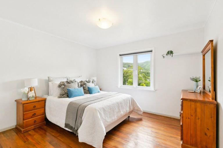 Photo of property in 27 Hathaway Avenue, Karori, Wellington, 6012