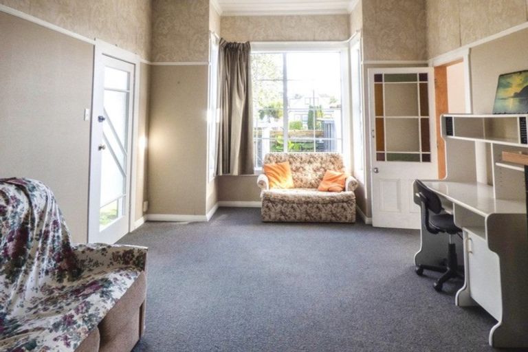 Photo of property in 200 Tukapa Street, Westown, New Plymouth, 4310