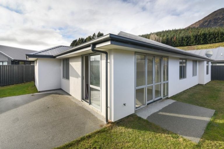 Photo of property in 43 Risinghurst Terrace, Lower Shotover, Queenstown, 9304