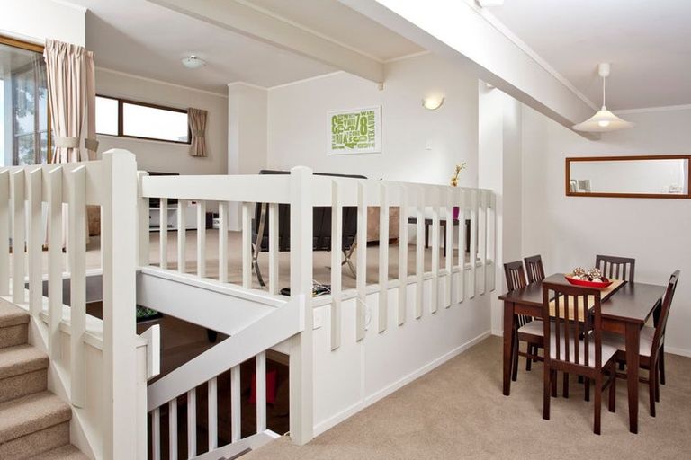 Photo of property in 2/175 Birkenhead Avenue, Birkenhead, Auckland, 0626