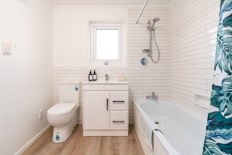 Photo of property in 113 Queens Drive, Lyall Bay, Wellington, 6022