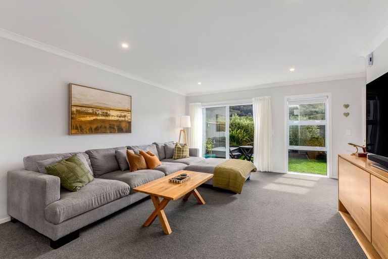 Photo of property in 53 Karearea Avenue, Kenepuru, Porirua, 5022