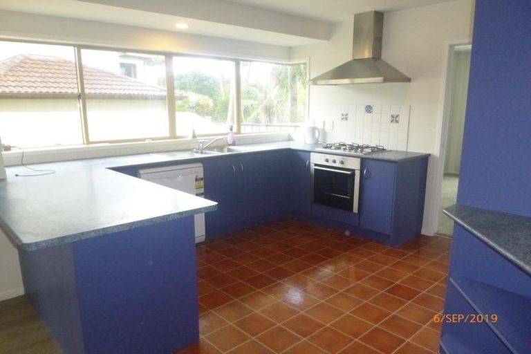 Photo of property in 1 Waimanu Bay Drive, Te Atatu Peninsula, Auckland, 0610