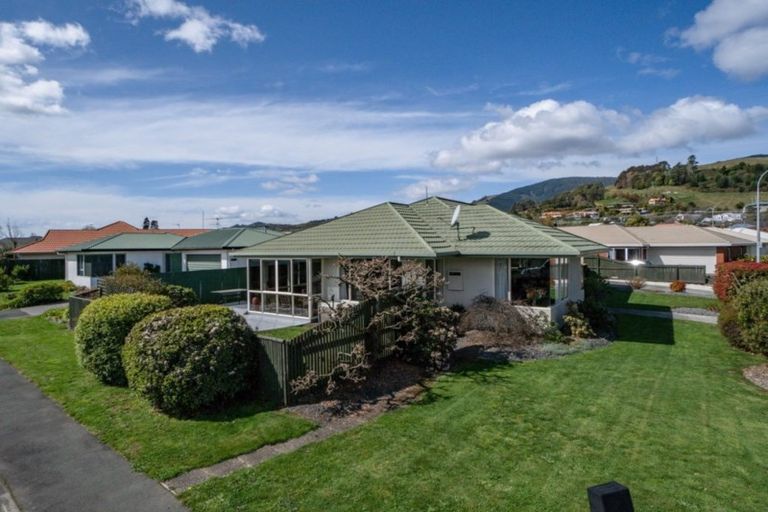 Photo of property in 22 Vining Crescent, Stoke, Nelson, 7011