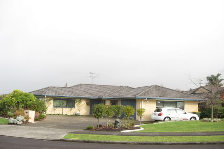 Photo of property in 13 Pat O'connor Place, Manurewa, Auckland, 2105