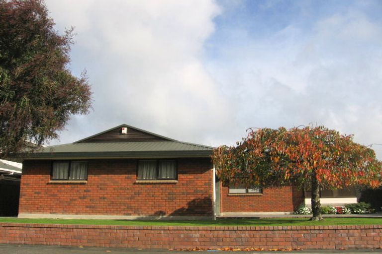 Photo of property in 11 Hanmer Place, Highbury, Palmerston North, 4412