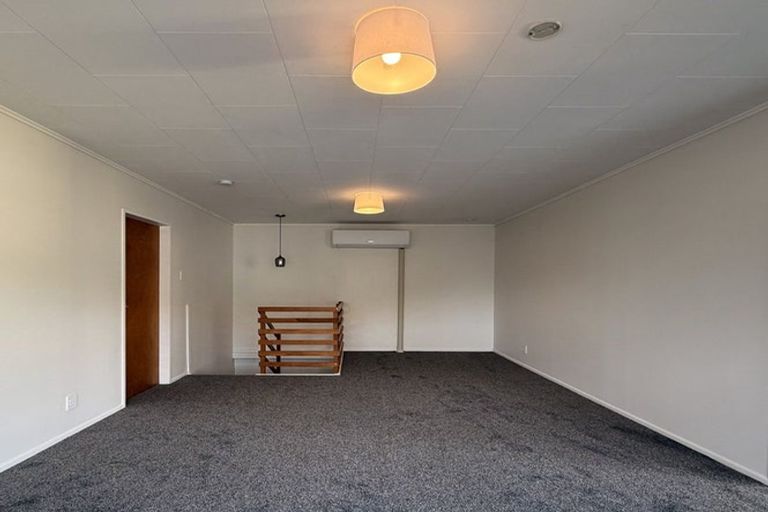 Photo of property in 27a Gemstone Drive, Birchville, Upper Hutt, 5018