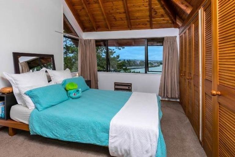 Photo of property in 25 Austin Road, Greenhithe, Auckland, 0632