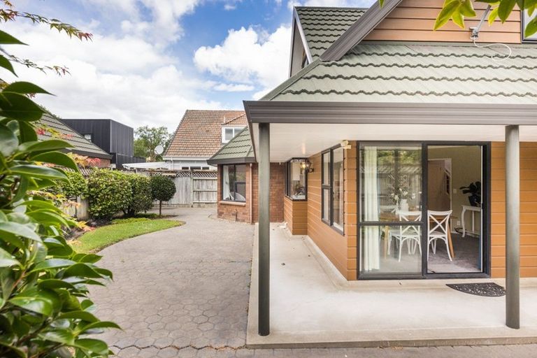 Photo of property in 15a Phoenix Avenue, Hokowhitu, Palmerston North, 4410