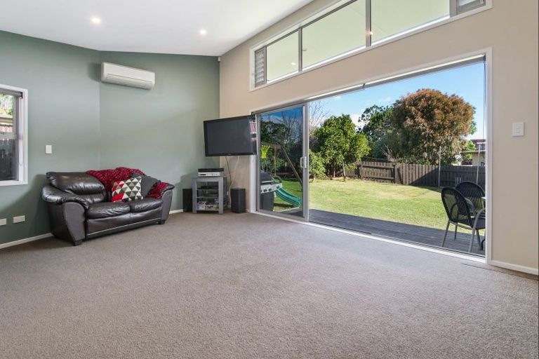 Photo of property in 28 Treeway, Sunnyhills, Auckland, 2010