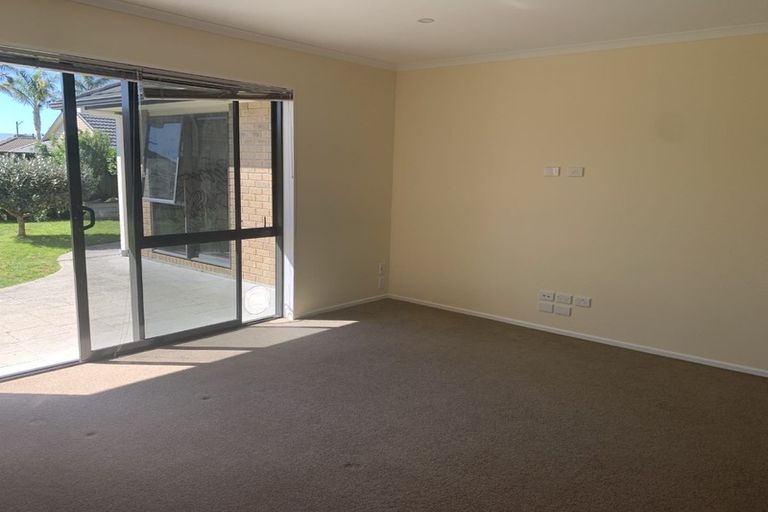 Photo of property in 15 Waiora Place, Pyes Pa, Tauranga, 3112