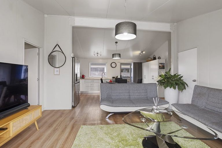 Photo of property in 3a Kingsbridge Drive, Burwood, Christchurch, 8083