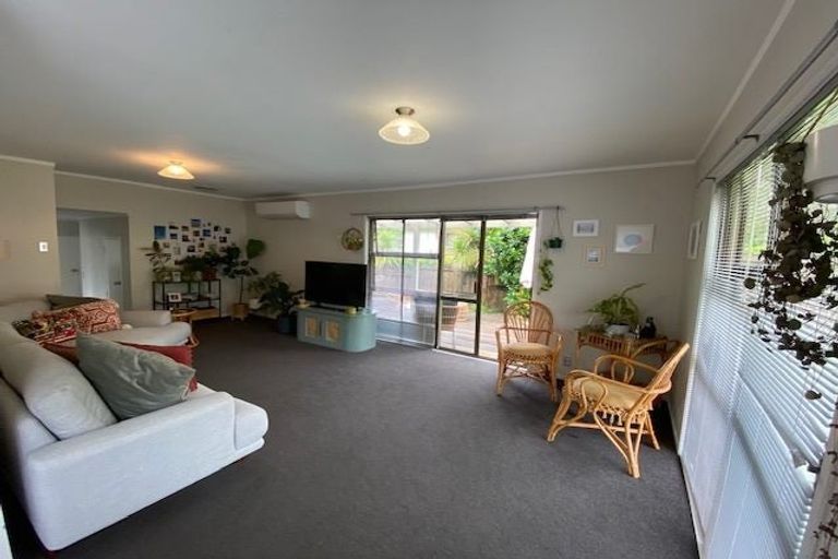 Photo of property in 13 Wilkinson Way, Browns Bay, Auckland, 0630