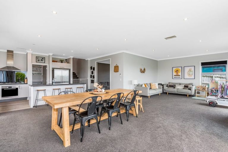 Photo of property in 105 Endeavour Drive, Whitby, Porirua, 5024