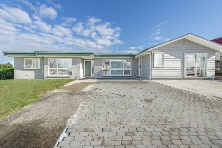 Photo of property in 2 Vanbrugh Place, Bucklands Beach, Auckland, 2014