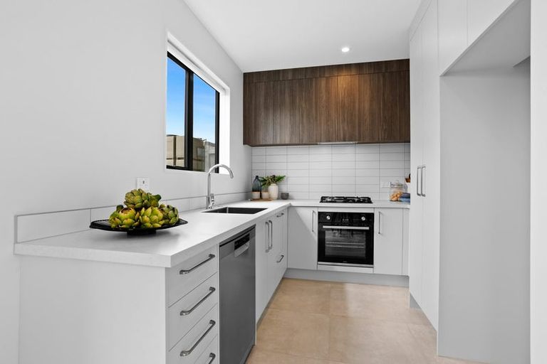 Photo of property in 4 Nuku Place, Manurewa, Auckland, 2102