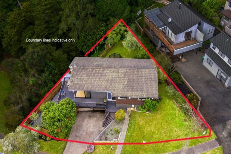 Photo of property in 21 Lastel Place, Shelly Park, Auckland, 2014