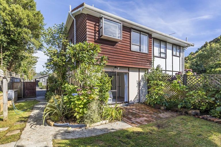 Photo of property in 3 Tedder Way, Karori, Wellington, 6012