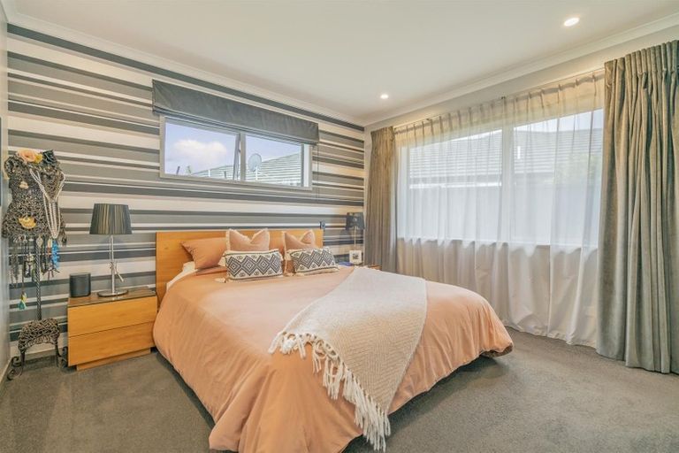 Photo of property in 2 Oscar Place, Whitianga, 3510