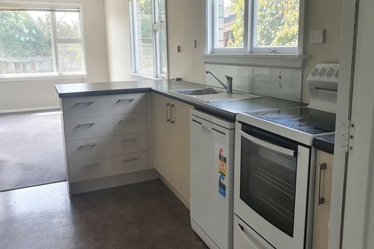 Photo of property in 5 Prestons Road, Redwood, Christchurch, 8051