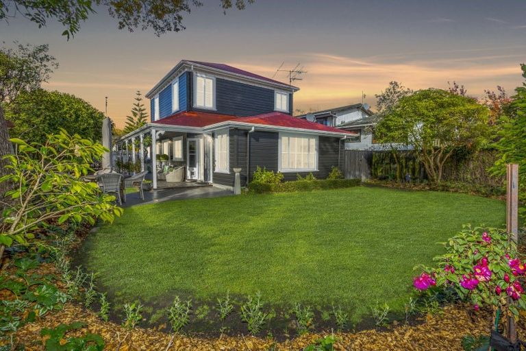 Photo of property in 337 Fergusson Drive, Heretaunga, Upper Hutt, 5018