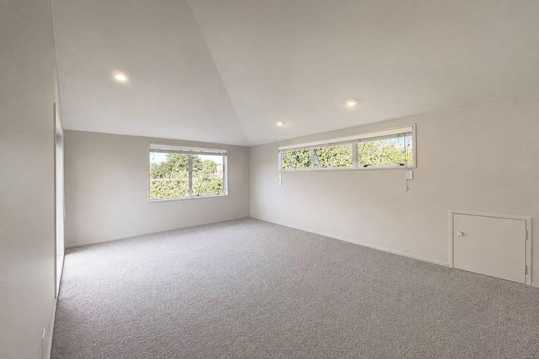 Photo of property in 13a King Richard Place, Browns Bay, Auckland, 0630