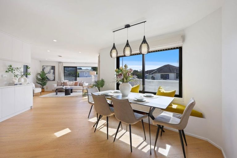 Photo of property in 2/30 Eastern Beach Road, Eastern Beach, Auckland, 2012