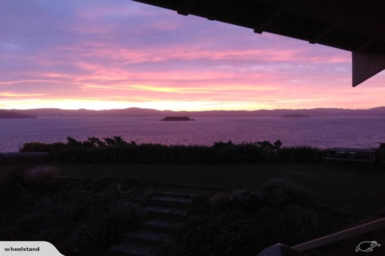 Photo of property in 465 Muritai Road, Eastbourne, Lower Hutt, 5013