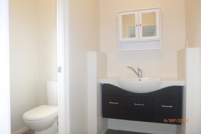 Photo of property in 1 Waimanu Bay Drive, Te Atatu Peninsula, Auckland, 0610