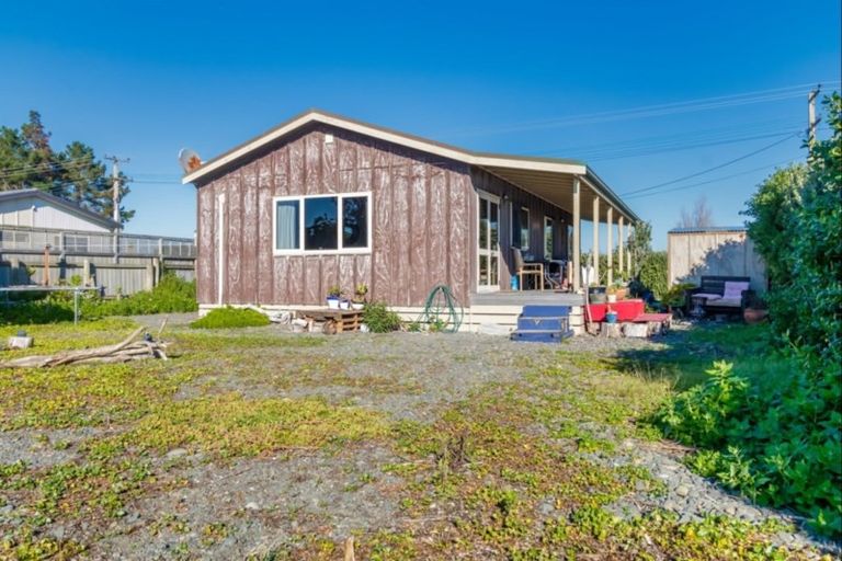 Photo of property in 35 Clifton Road, Haumoana, 4102