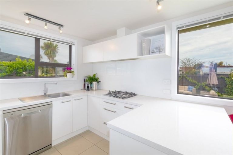 Photo of property in 2/317 Sawyers Arms Road, Bishopdale, Christchurch, 8053