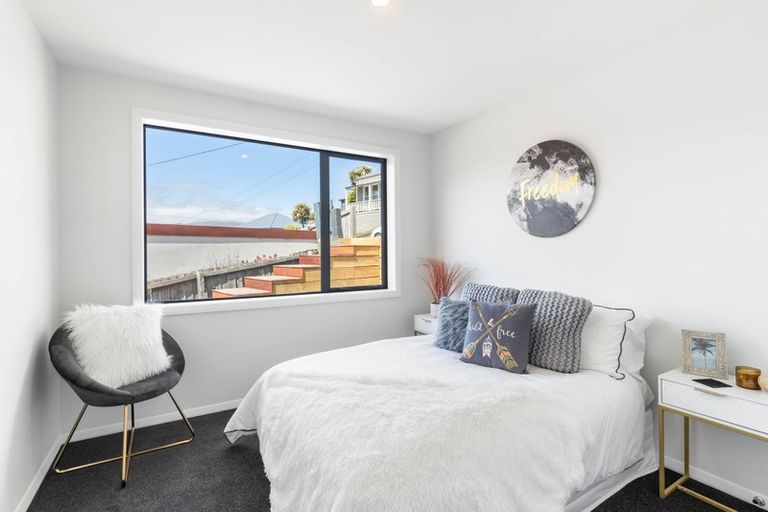 Photo of property in 28 Ticehurst Road, Lyttelton, 8082