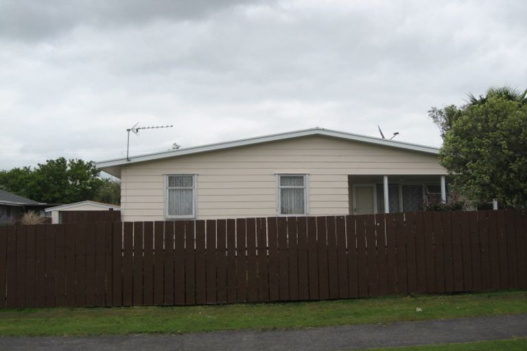 Photo of property in 15 Rountree Place, Conifer Grove, Takanini, 2112