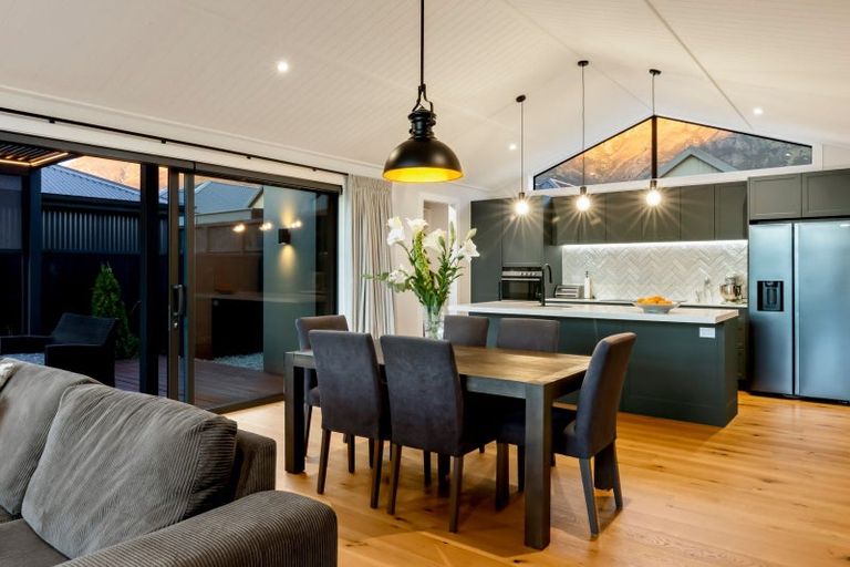 Photo of property in 66 Spur Ridge Rise, Jacks Point, 9371