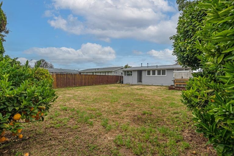 Photo of property in 2 Charwell Place, Highbury, Palmerston North, 4412