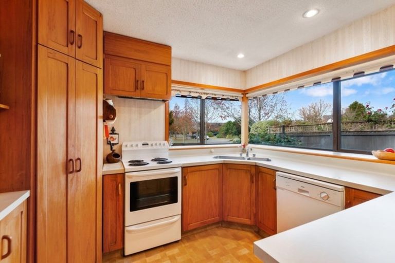 Photo of property in 2/26 Felstead Place, Avonhead, Christchurch, 8042