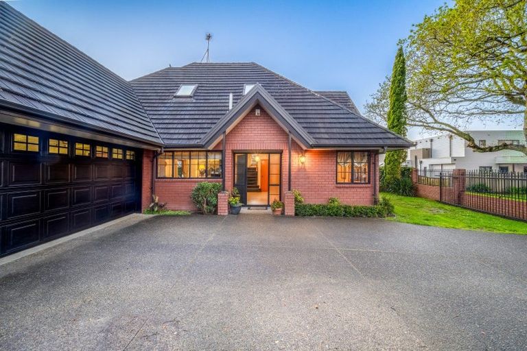 Photo of property in 36 Oakwood Grove, Eastern Beach, Auckland, 2012