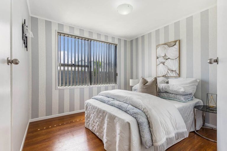 Photo of property in 8 Frostbite Place, Ranui, Auckland, 0612