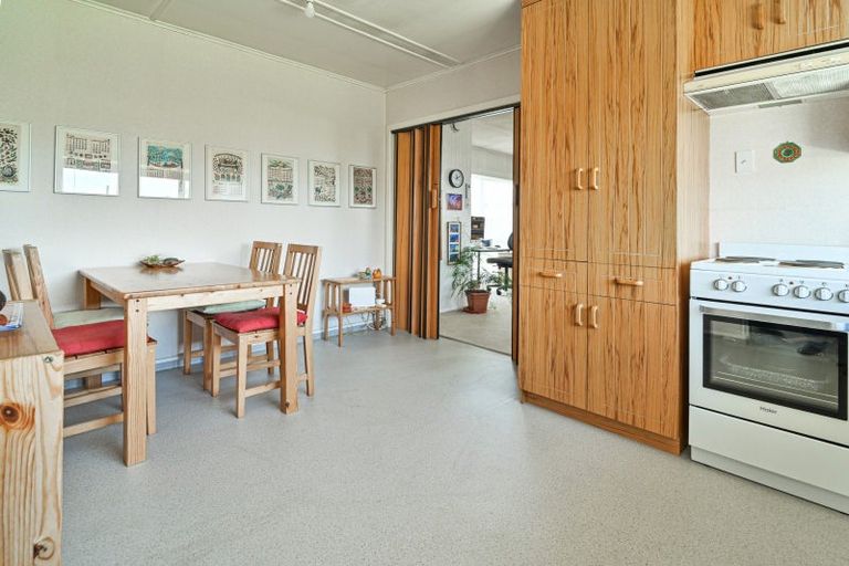 Photo of property in 110 Warwick Road, Mayfair, Hastings, 4122