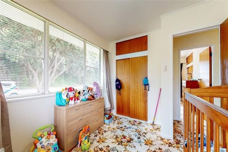 Photo of property in 68 Akaroa Drive, Maupuia, Wellington, 6022