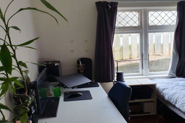 Photo of property in 24 Imperial Terrace, Melrose, Wellington, 6022