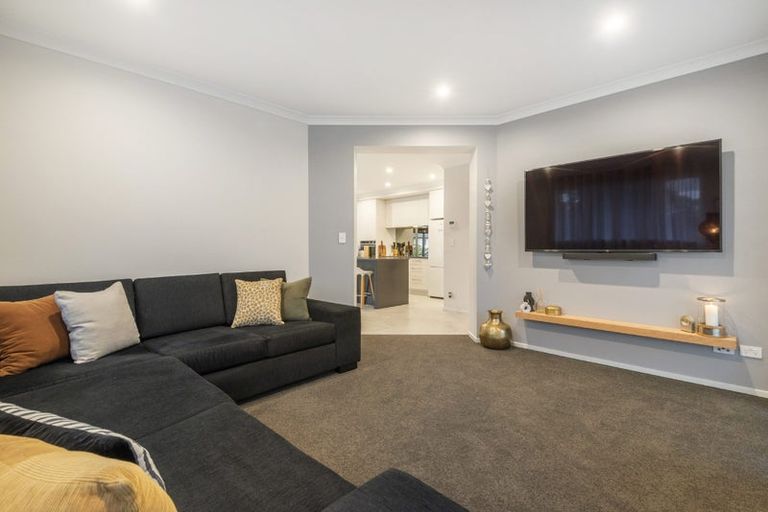 Photo of property in 23 Maraeariki Avenue, Orewa, 0931