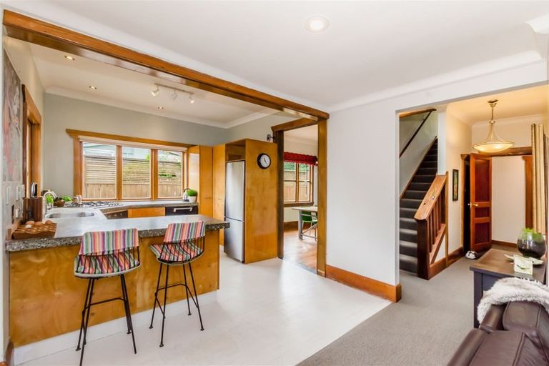 Photo of property in 72 Tilley Road, Paekakariki, 5034