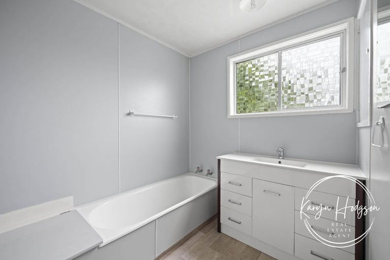 Photo of property in 26 Whaka Street, Maungaturoto, 0520