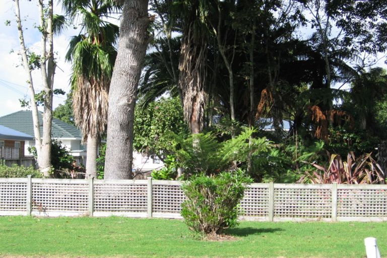Photo of property in 21 Waipani Road, Te Atatu Peninsula, Auckland, 0610