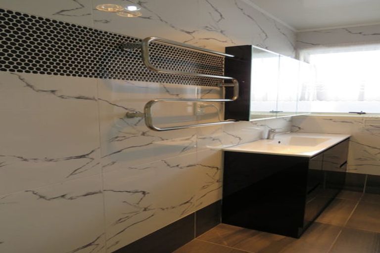 Photo of property in 4 Carbery Place, Manurewa, Auckland, 2102